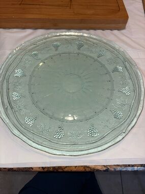 Vintage Arcoroc France Glass Platter 12 1/2” Grapes and Leaves Pattern